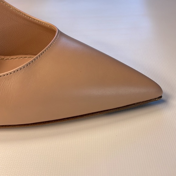 Authentic Louis Vuitton Signature Pump-purchased Spring ‘22, currently Sold Out! - Picture 9 of 17